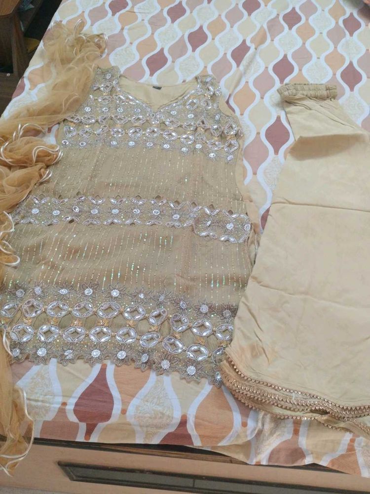 Very Beautiful Kurta Set. (Kurta, Plazoo, Dupatta)