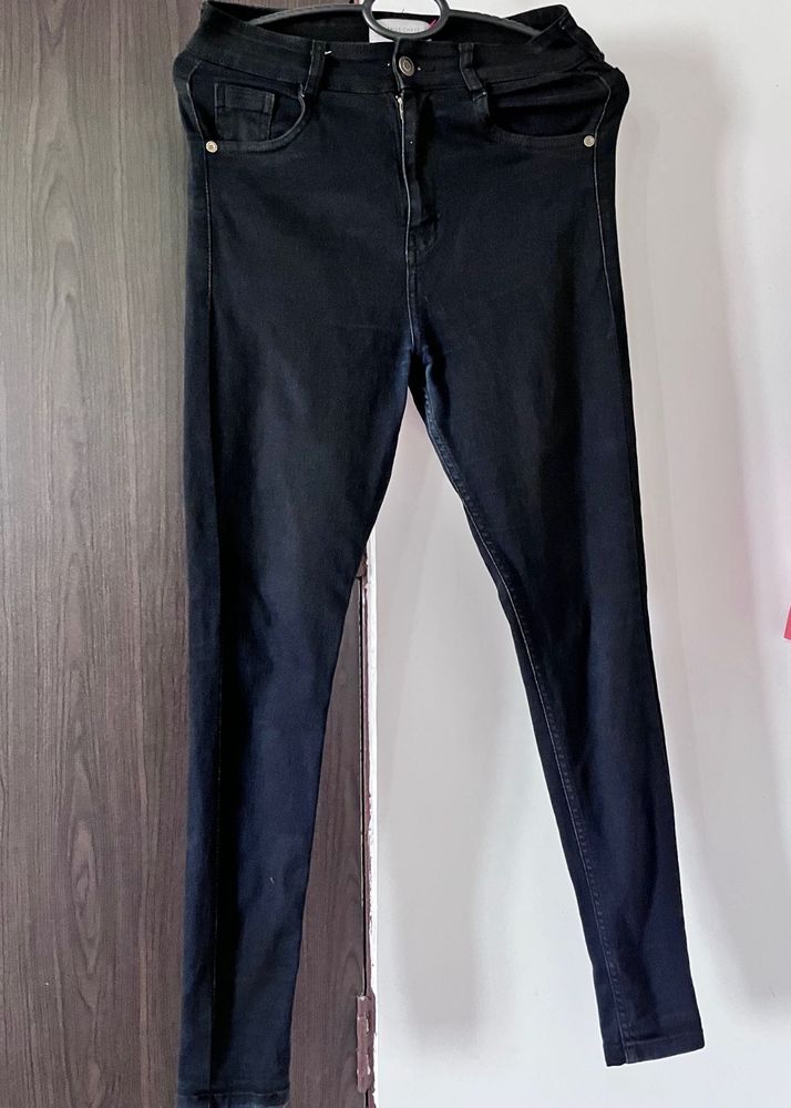 Women Black Skinny Jeans