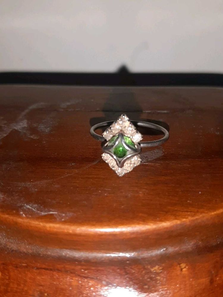 Vintage Green Stone Ring