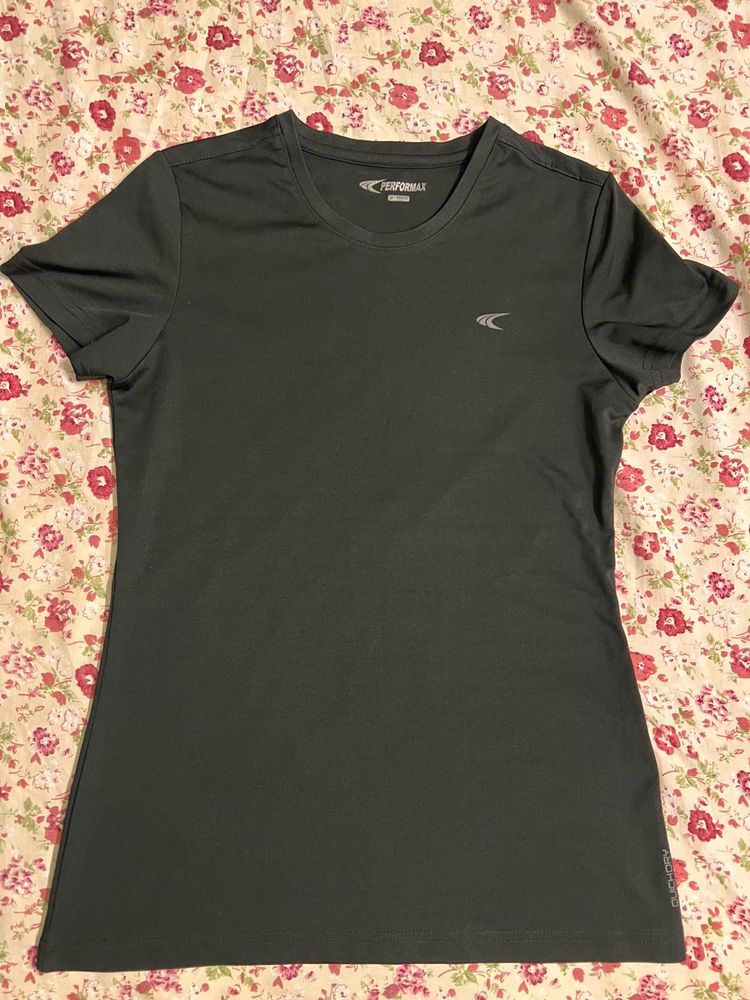Women Regular Fit Round-Neck T-Shirt