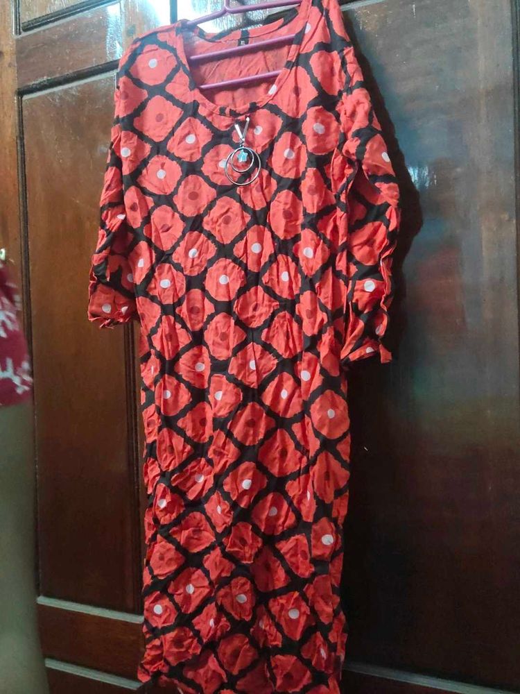 Red Kurthi