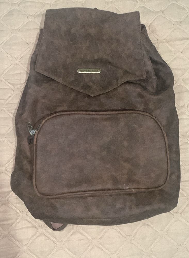 Brown college bag for youngesters