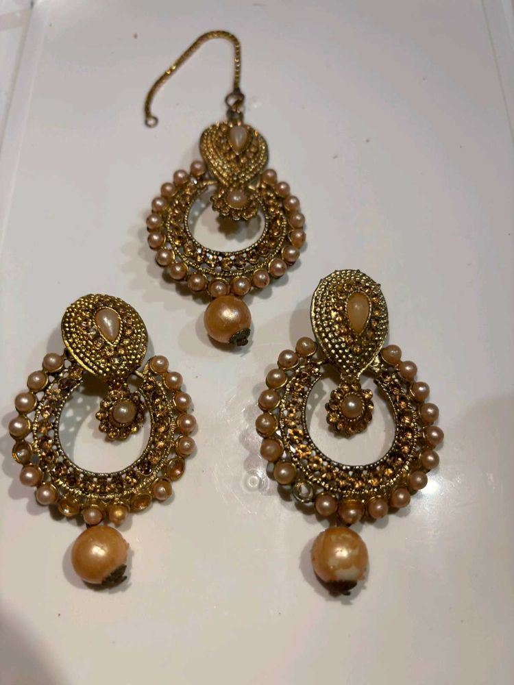 Matha Tika And Earrings Set
