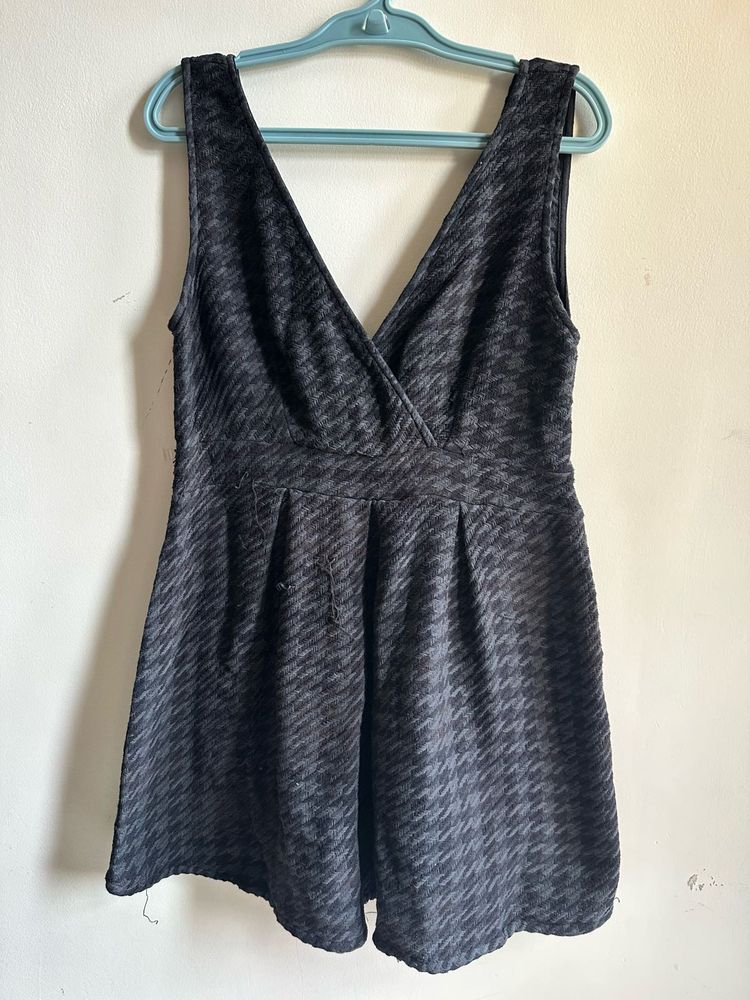Stylish Patterned Black Sleeveless V-Neck Dress