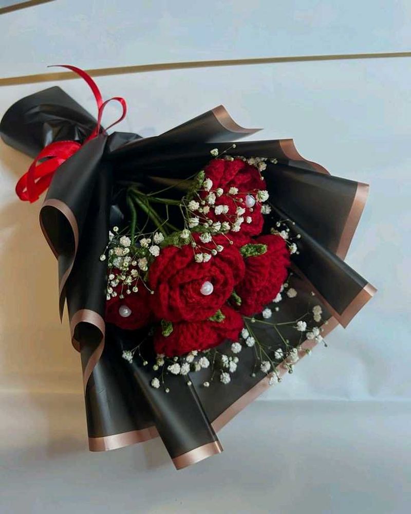 Red Knitted Rose Bouquet