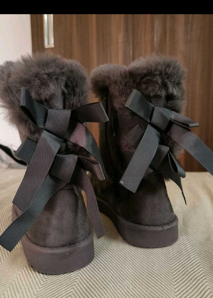 Cute Furry Bow Boots size 37