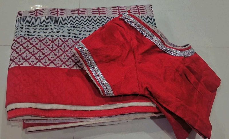 Elegant white and red Printed Saree