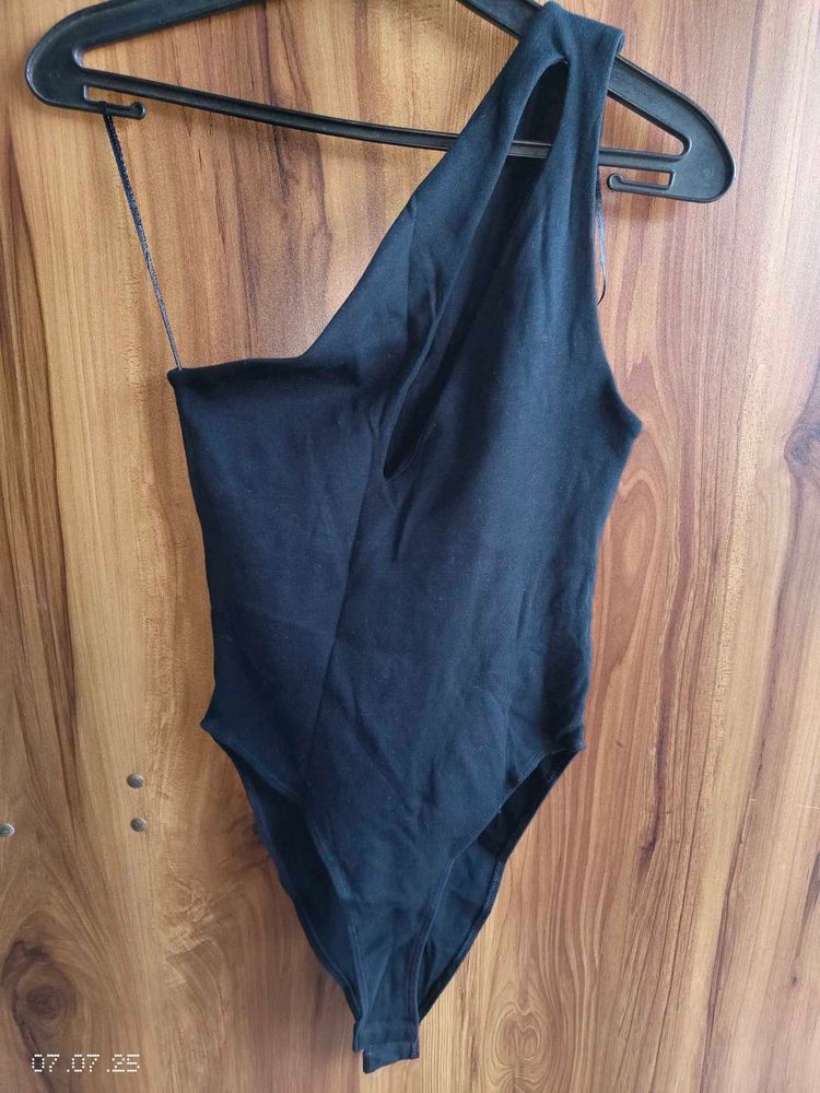 Chic Black Bodysuit With Cutout Neck