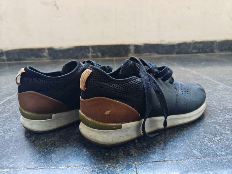 Stylish Black Sneakers