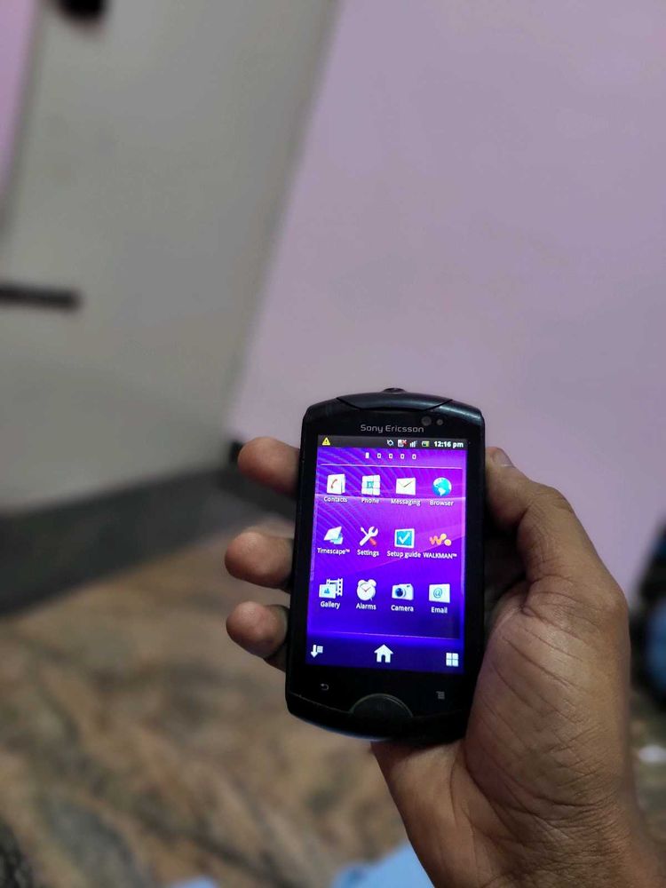Sony Ericsson WT19i