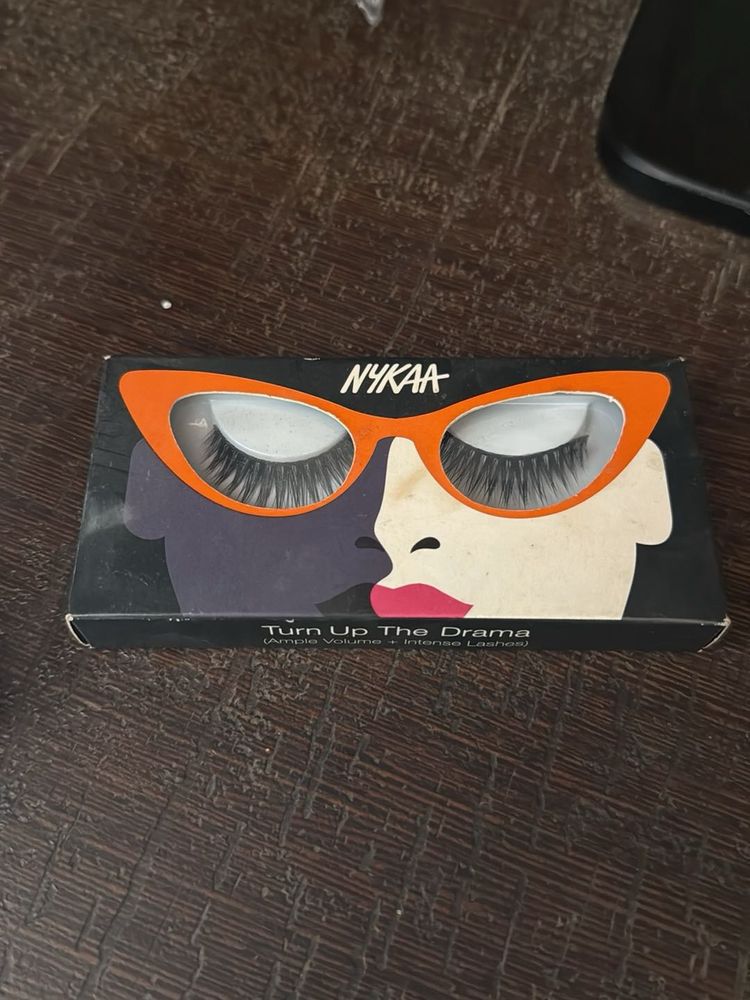 Set of 3 Nykaa Eye Lashes with glue