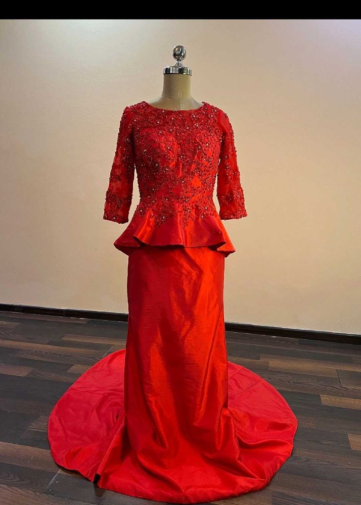 Elegant Red Trail Gown 💅🏻💄💋👠❤