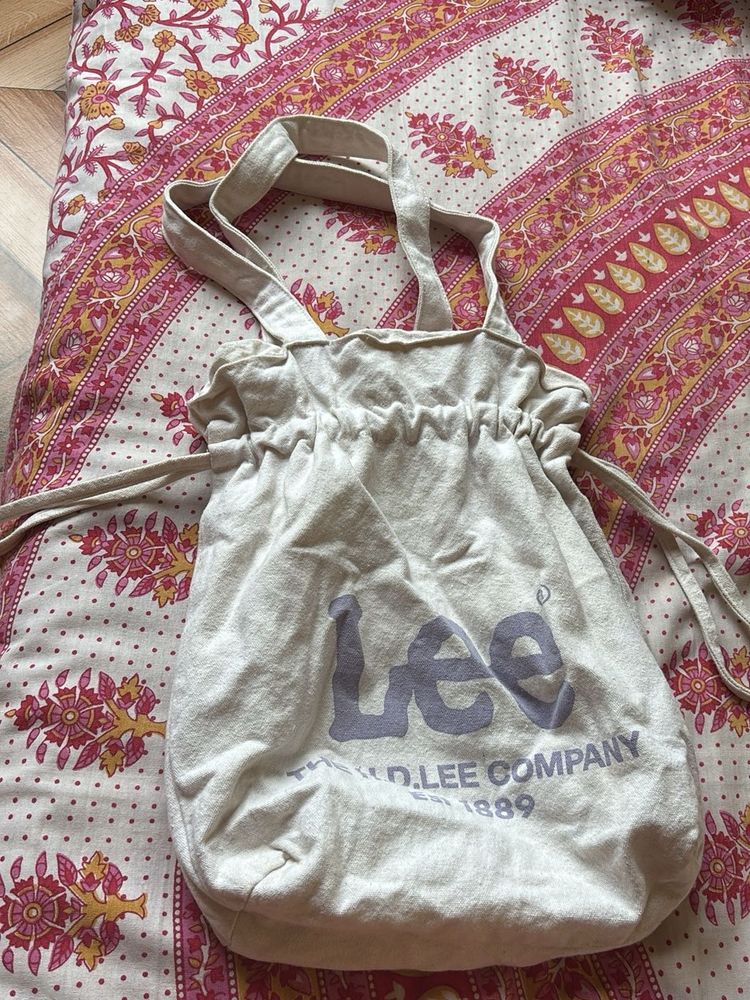 Lee Drawstring Tote Bag