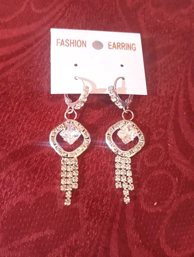 2 Earrings