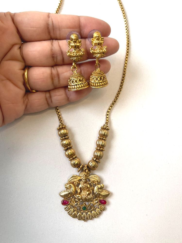 Temple Necklace Set