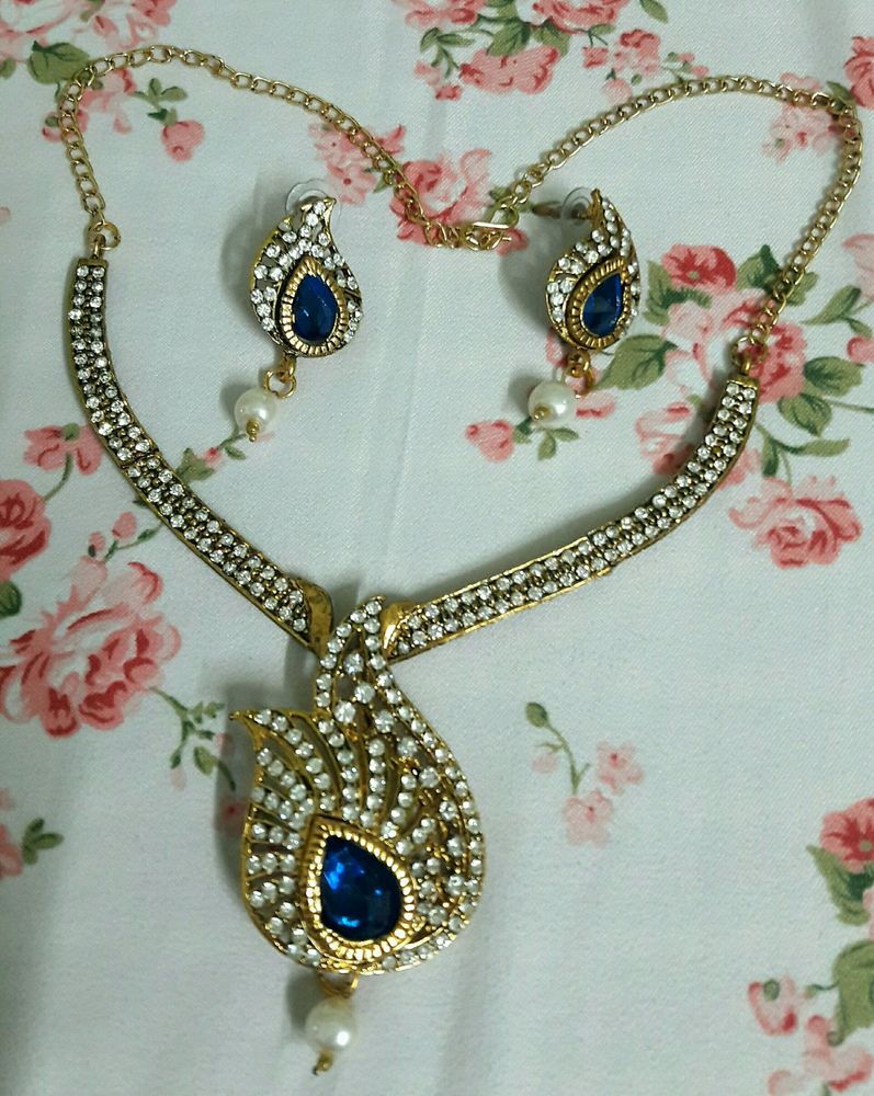 Stone Studded Artificial Jewellery Set.