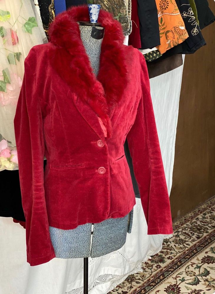 Free Shipping 📦Red Fur Jacket🧑‍🎄❤️