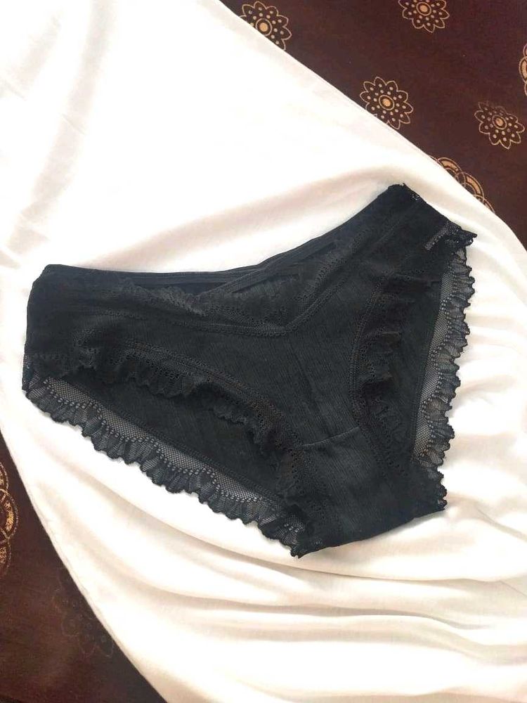 URBANIC Lace Trim Briefs