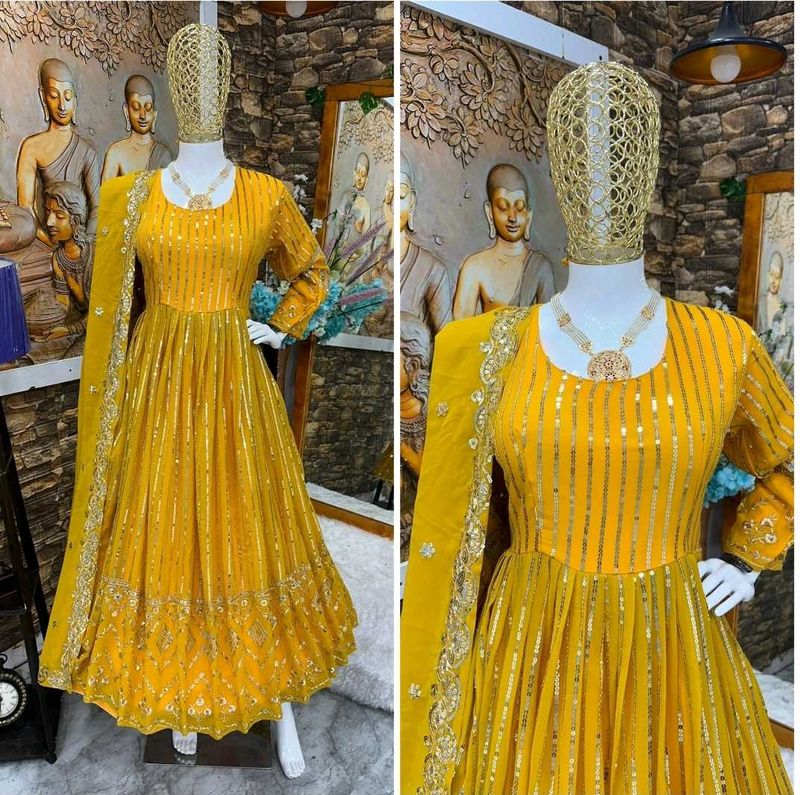 New Stayle Beautiful Pakistani Gown Dress Inpoted
