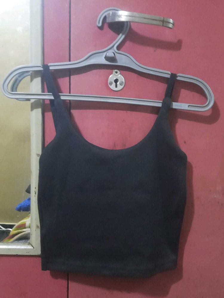 Black Sleeveless Crop Top