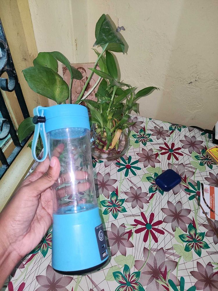 Handh Juice Maker