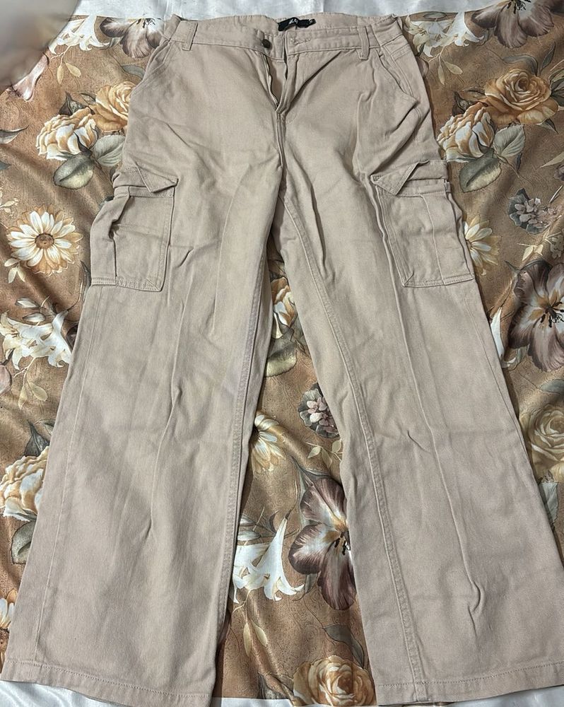 ⭕️B3G1⭕️ + 30 % Off On Combo❗️H&amp;M Beige Cargo Pant