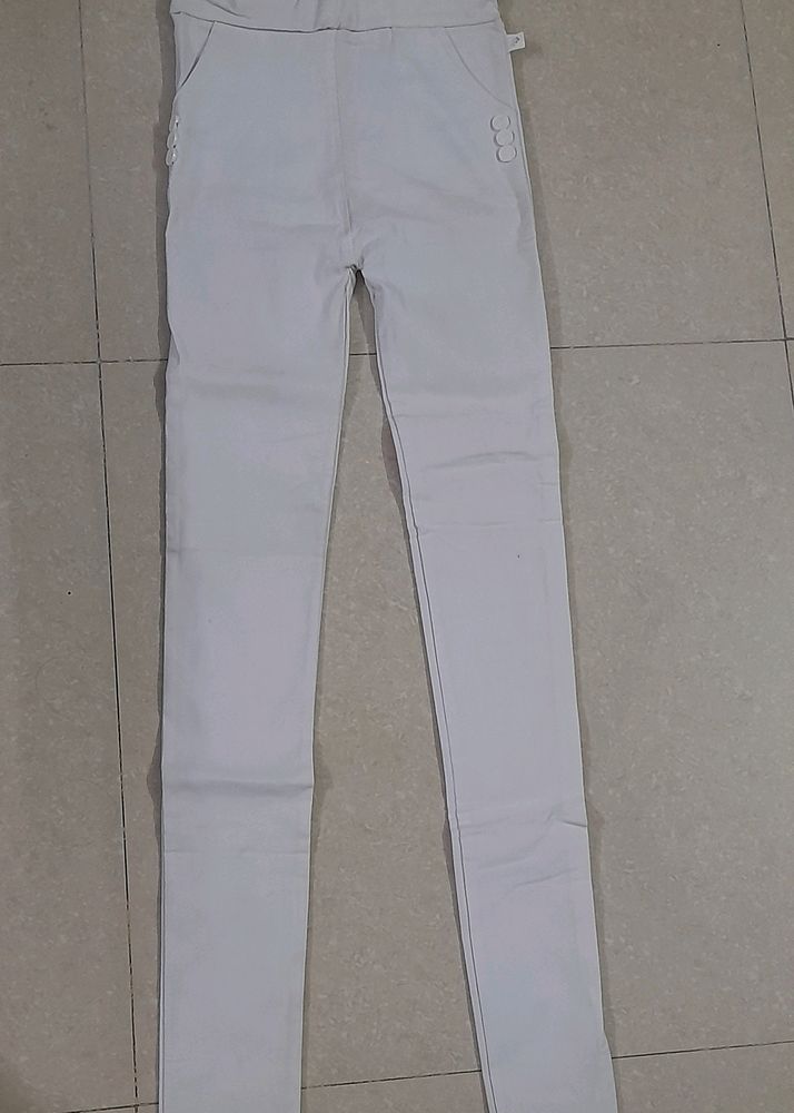 WHITE STRECHABLE JEGGING PANT|