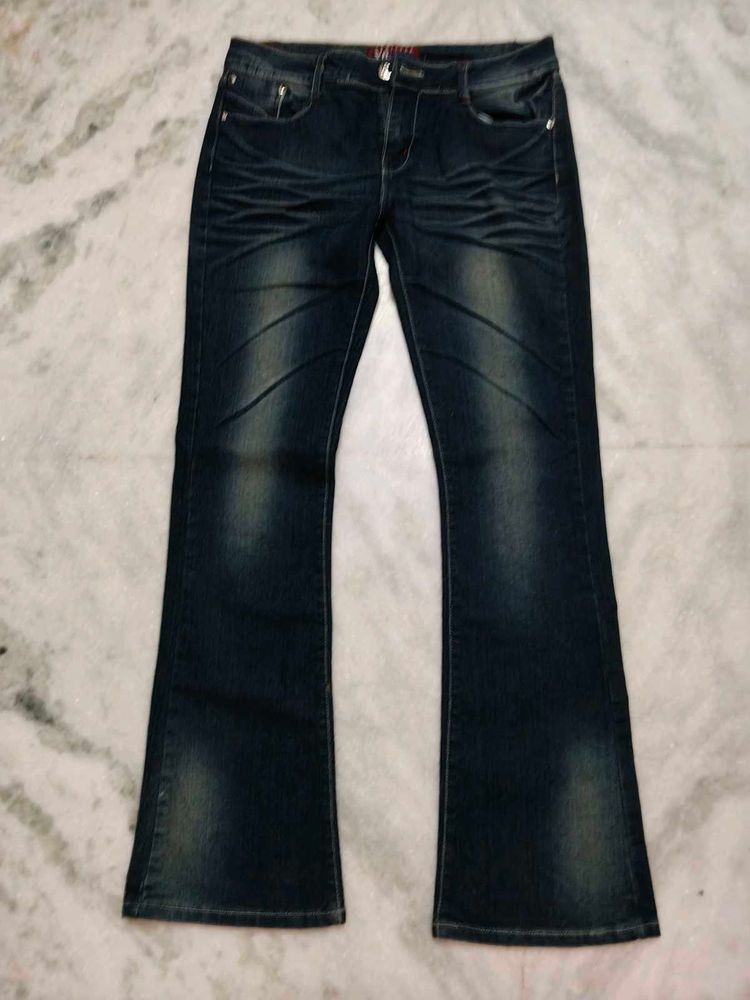 Trending Bootcut Jeans 👖
