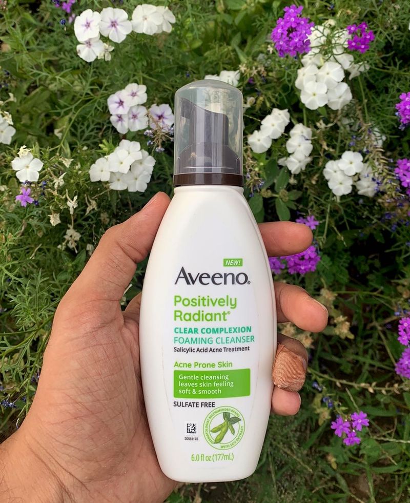 Made In 🇨🇦brand New. Aveeno Foaming Cleanser