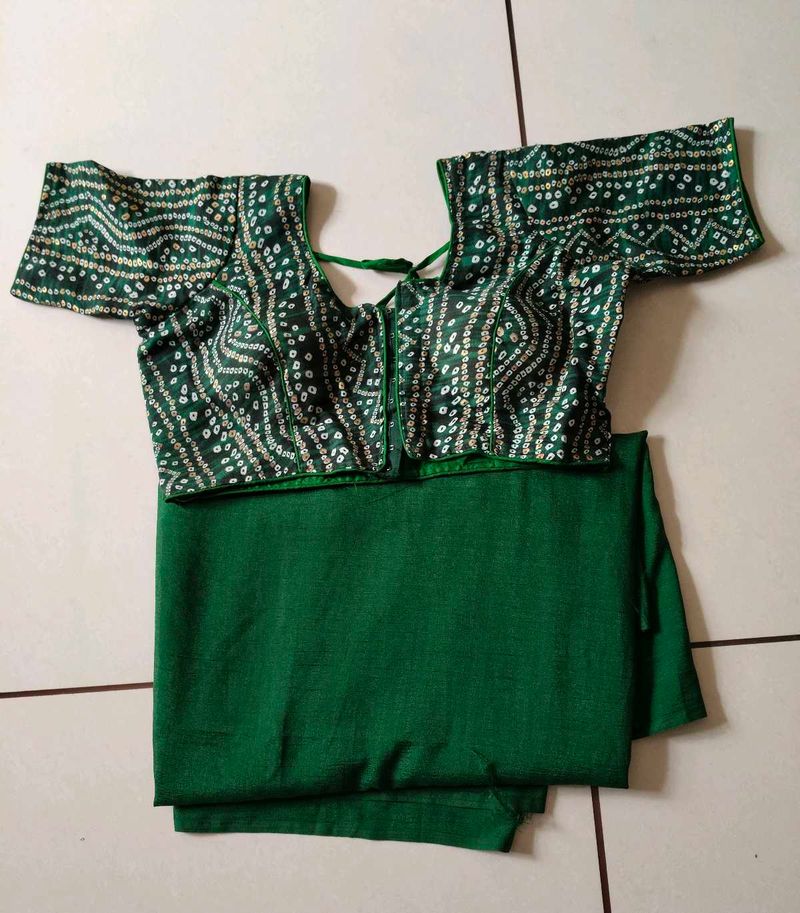 Green Saree With Bandhani Blouse
