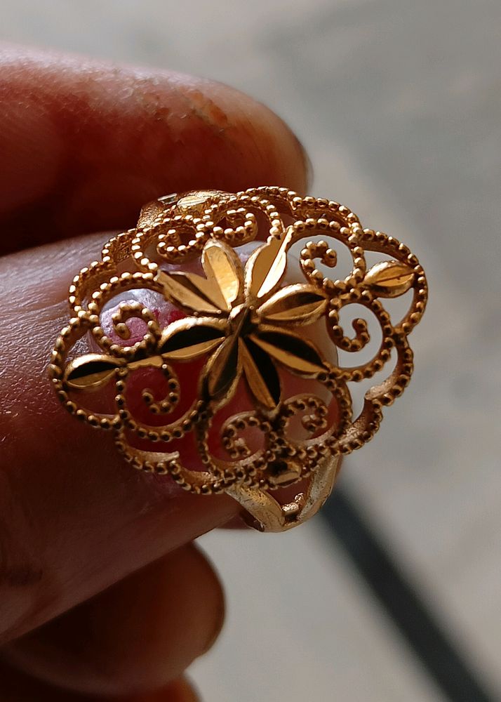 Vintage Floral Filigree Gold Ring