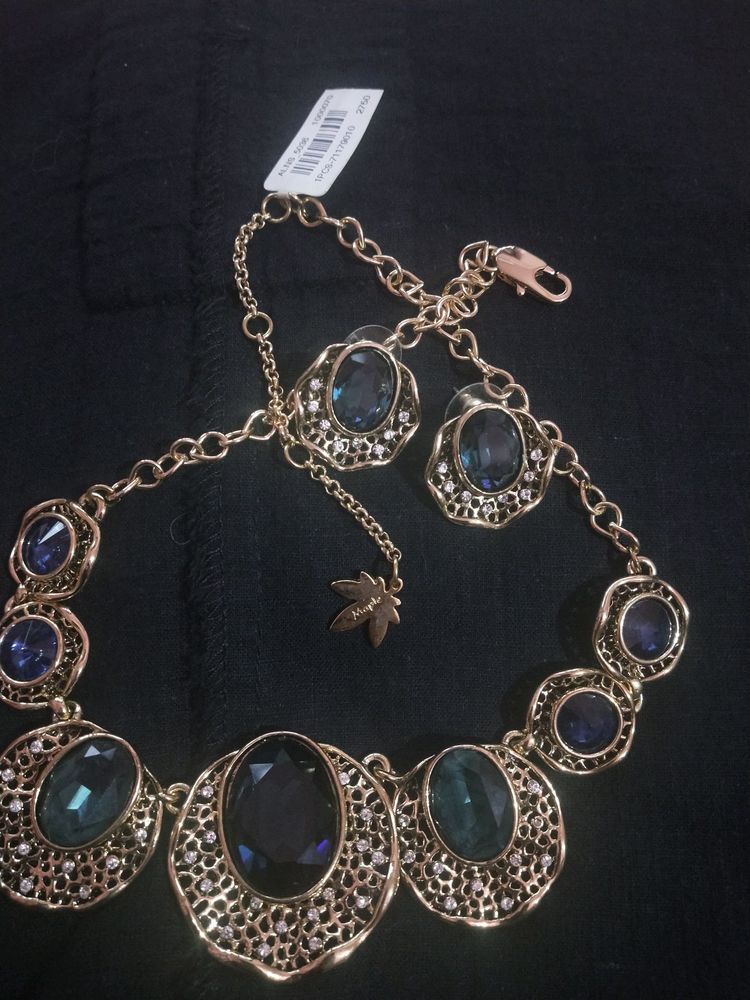 Price Drop⬇️Blue stone Choker