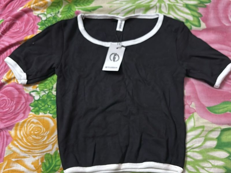Cute Black &amp; White Top