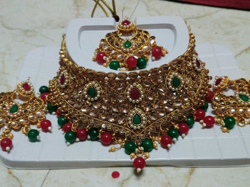 Premium Jewellery Set  With Red Hilighted Kundand