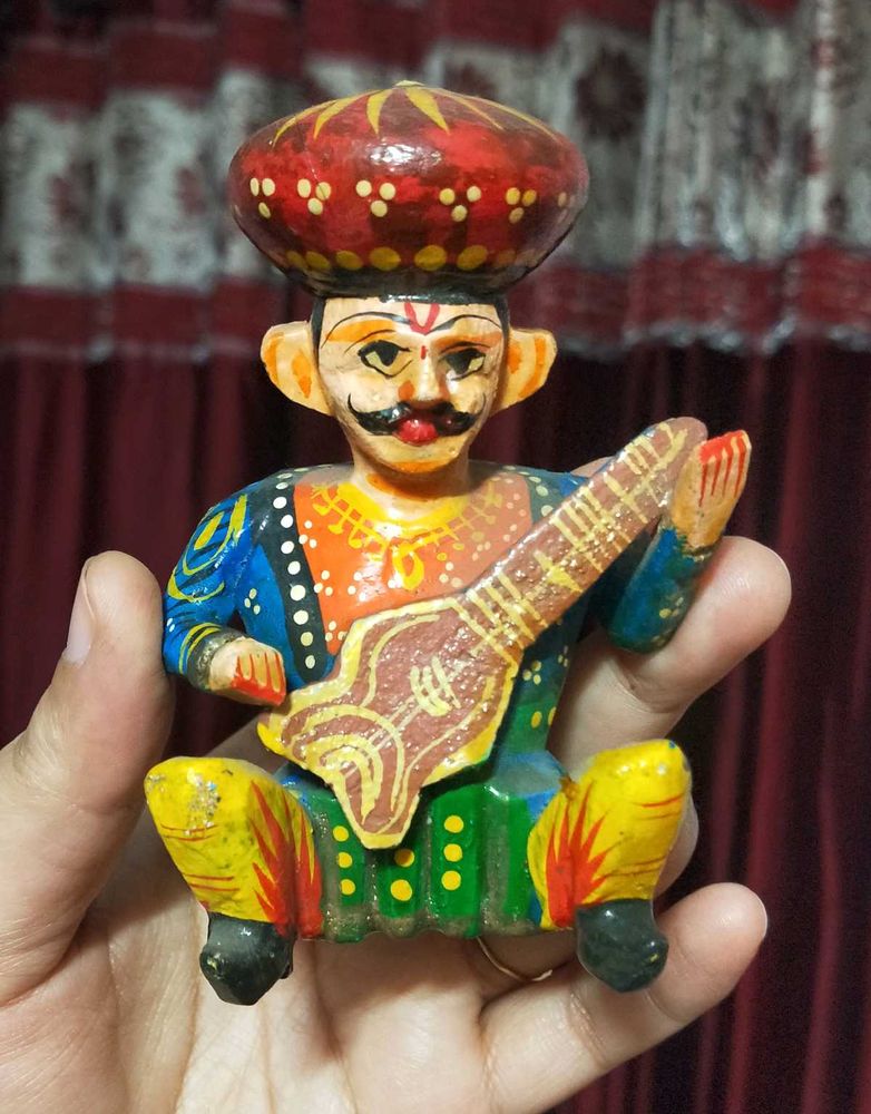 Folk Musician Showpiece