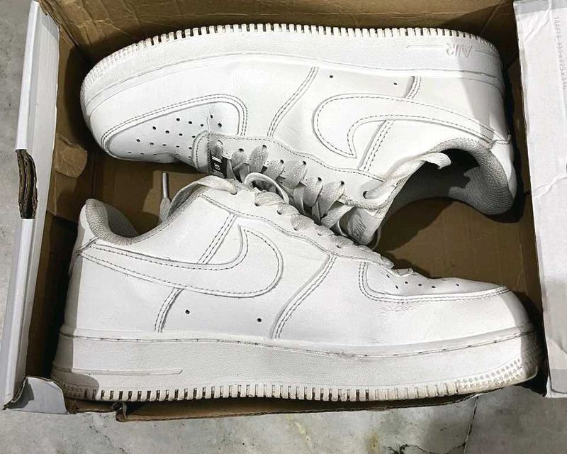 NIKE AIRFORCE 1 TRIPLE WHITE UK 7 (41)