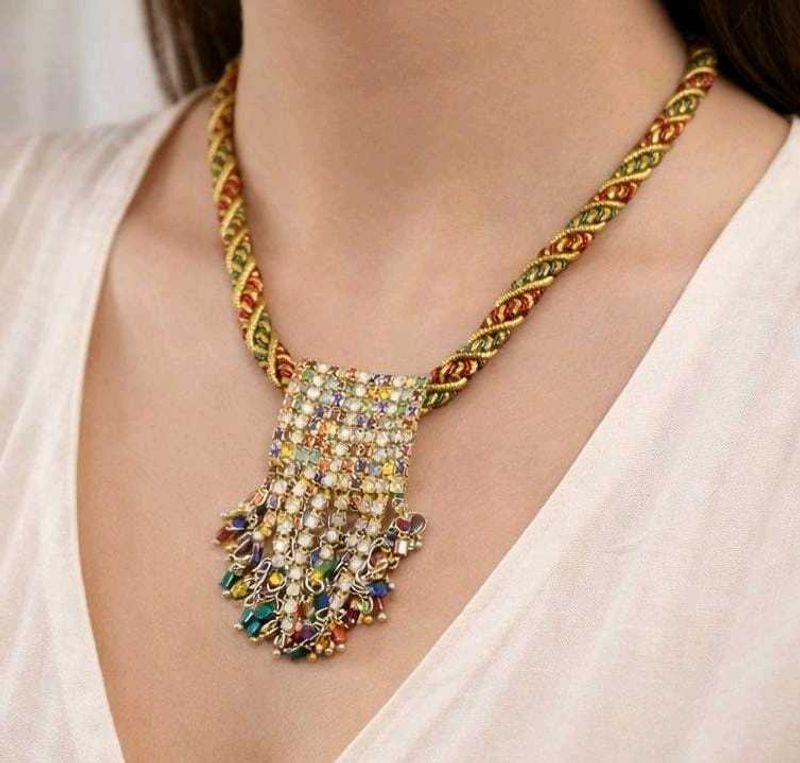 TRADITIONAL MULTICOLOR BEADED NECKLACE