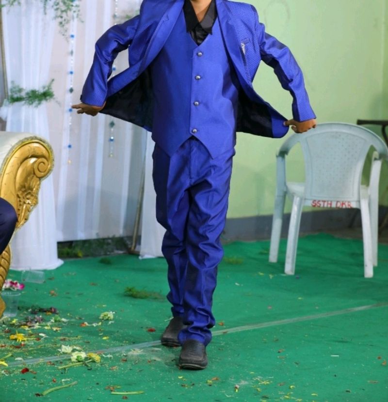 Suit