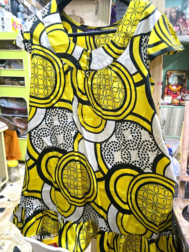 Fun Yellow Print top