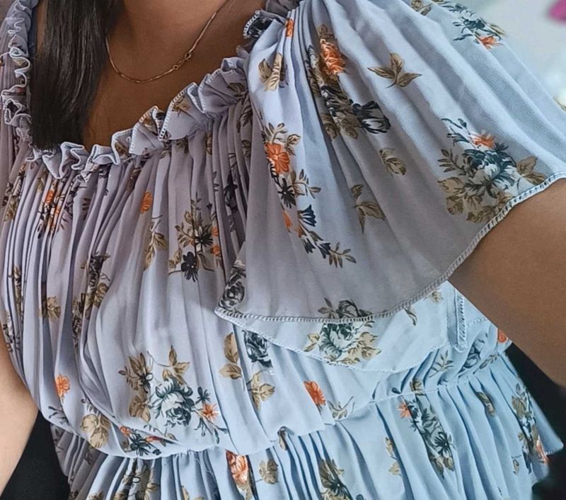 Offshoulder Crop Top