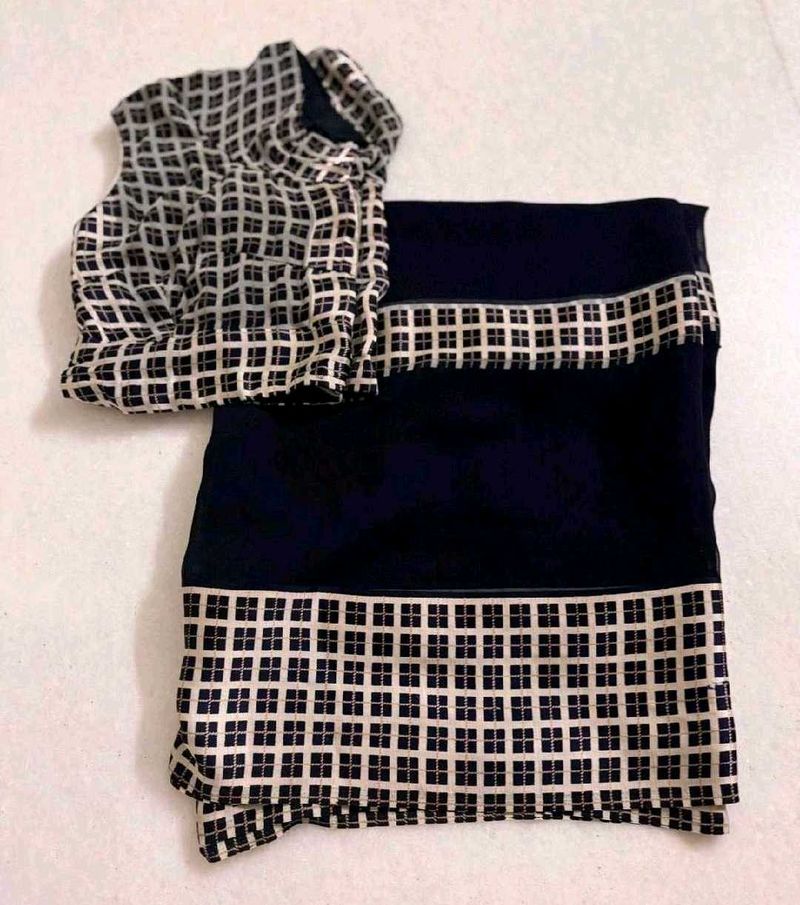 Navy Blue &amp; White Checked Saree With Blouse