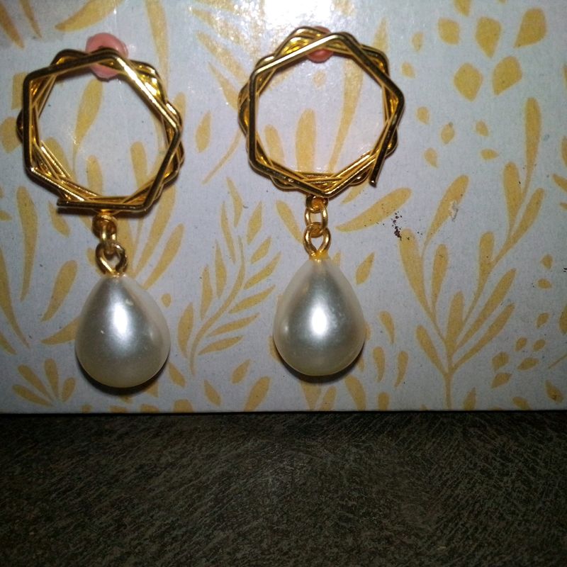 White Pearl Earring