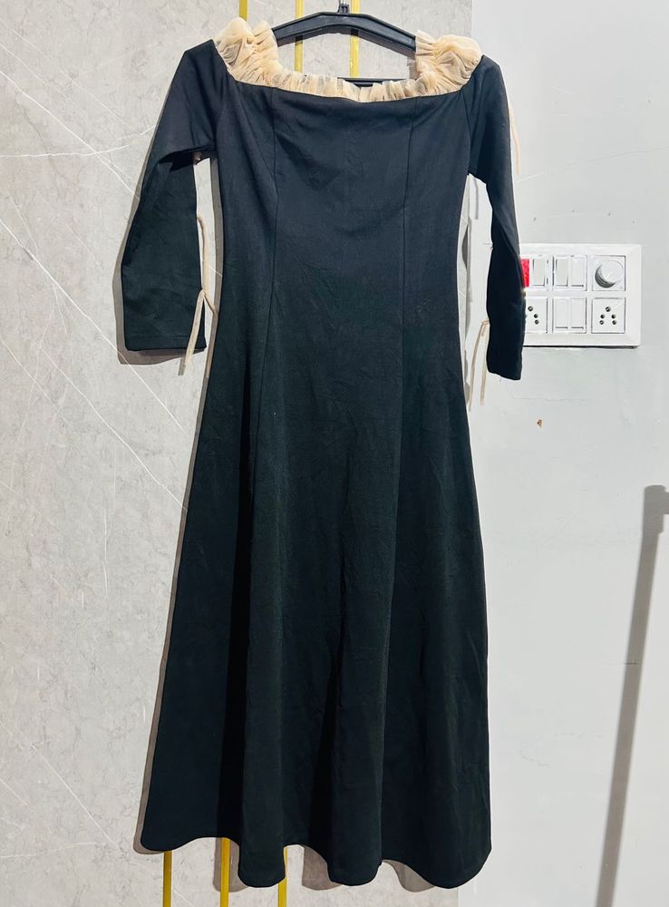 Elegant Black Midi Dress