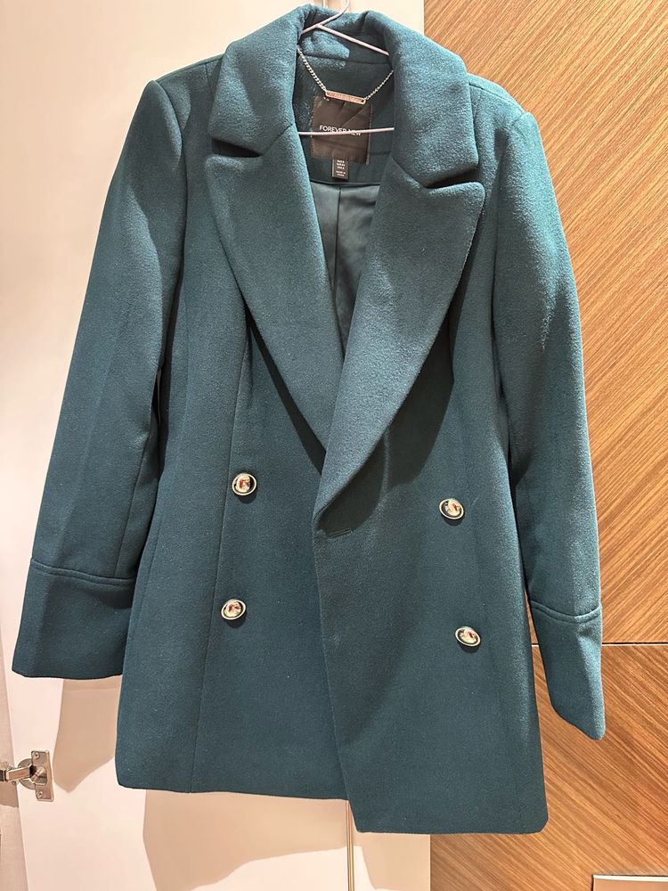 Chic Green Double-Breasted Coat