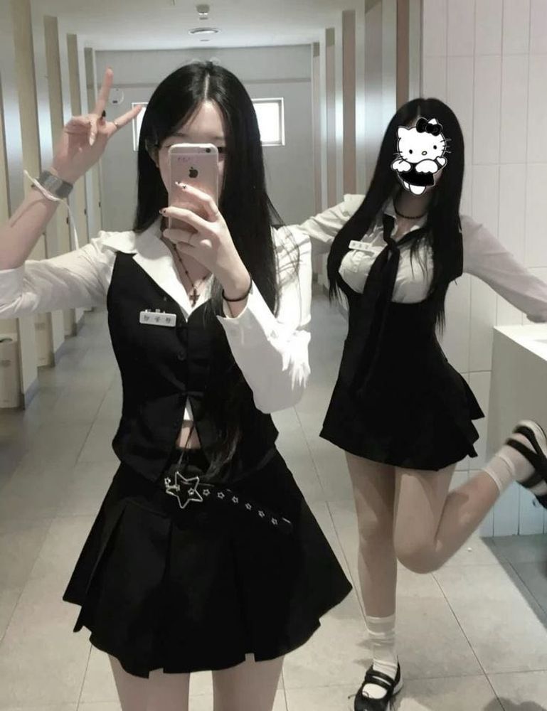 Black Pleated Y2K Punk Skirt