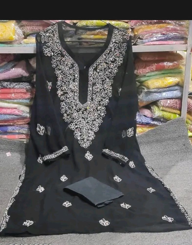 Chikankari Kurti (Free Size)