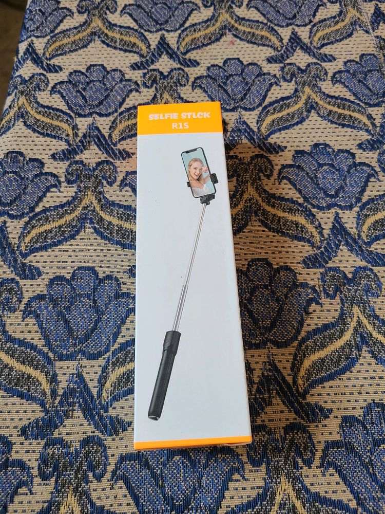 Selfie Stick With Bluetooth Button
