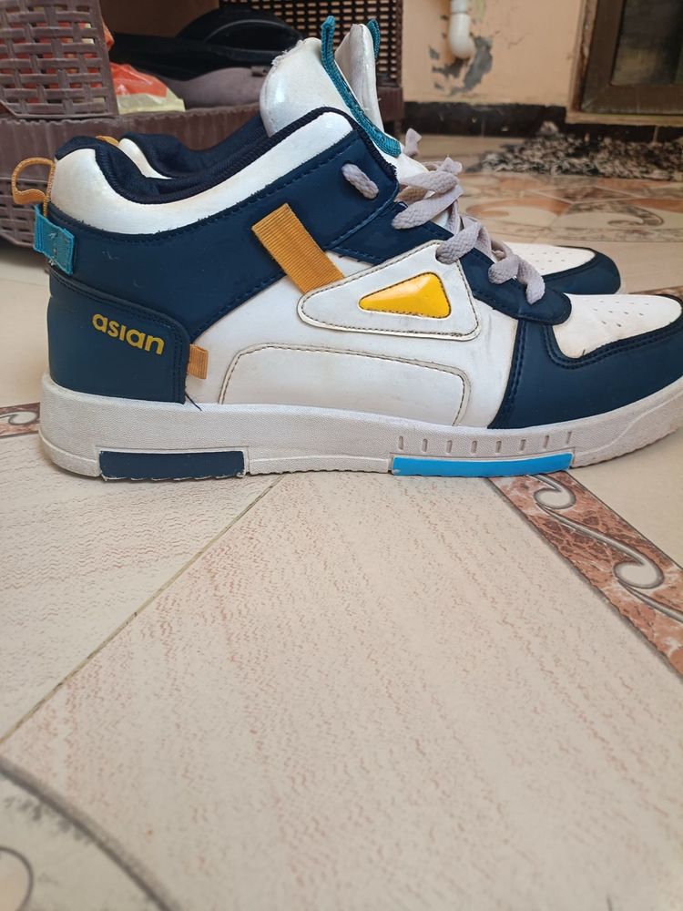 Asian Men Sneakers.