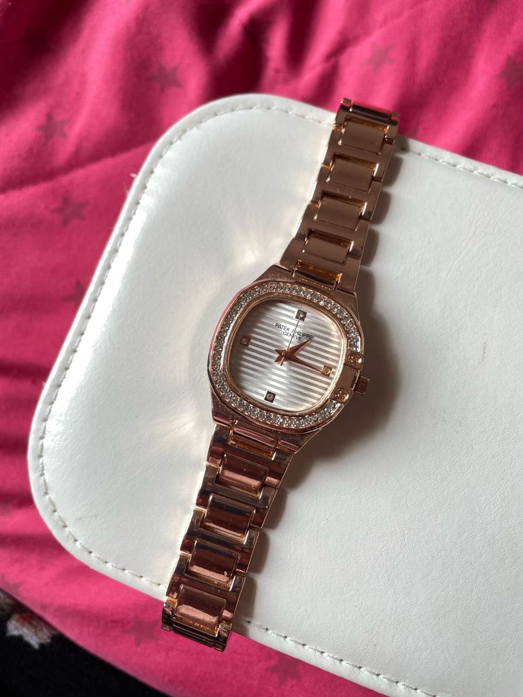 Elegant Rose Gold Women's Watch