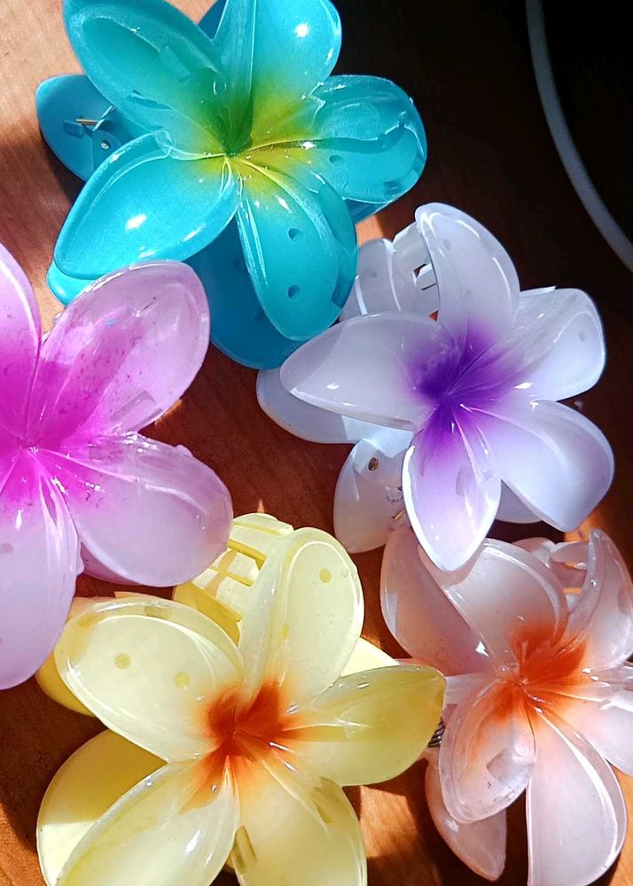 Flower Hair Claw Clips - Set of 3